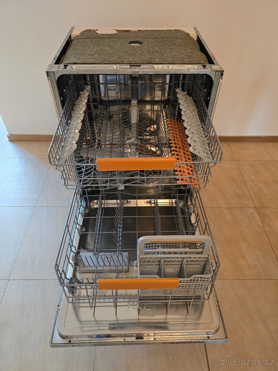 Vestavna mycka Elektrolux ESL67070R - 6