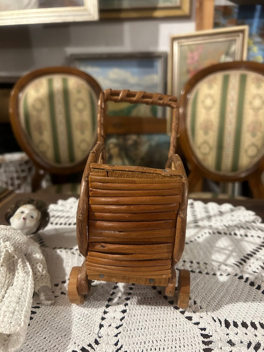 Malá Starožitná panenka s kočárkem - 6