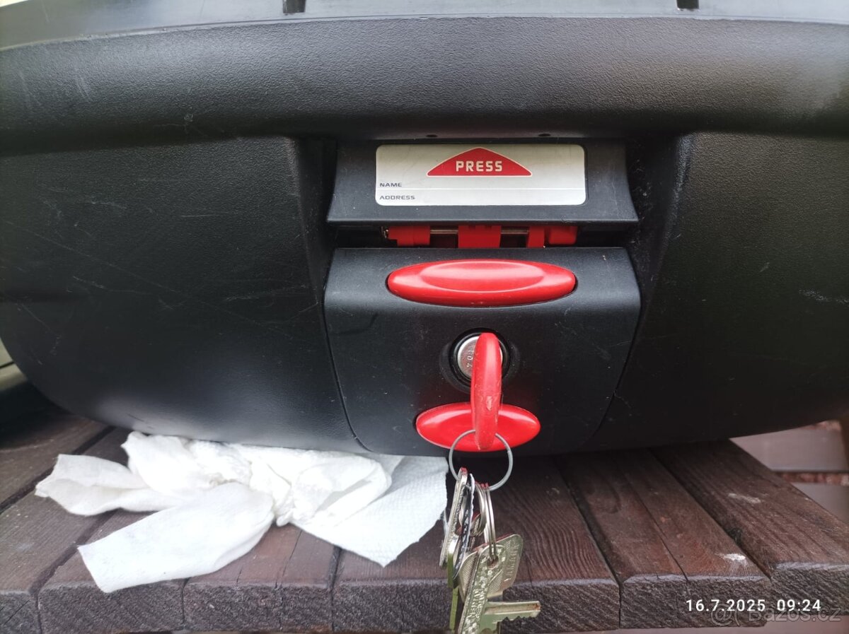 Kufr na motorku + montážní plotna. - 6