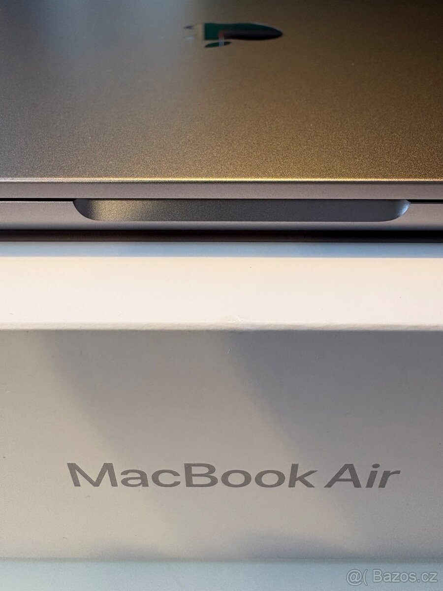 Apple MacBook Air 15" 2023, M2 8-Core 8GB/256GB - 6