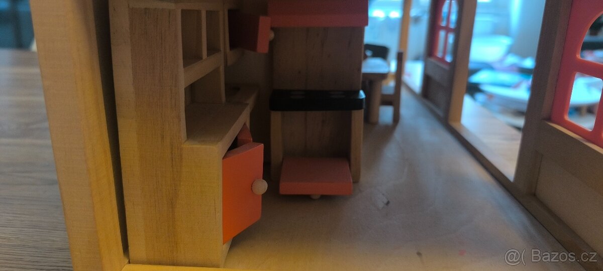 Dřevěný domeček pro panenky - 6