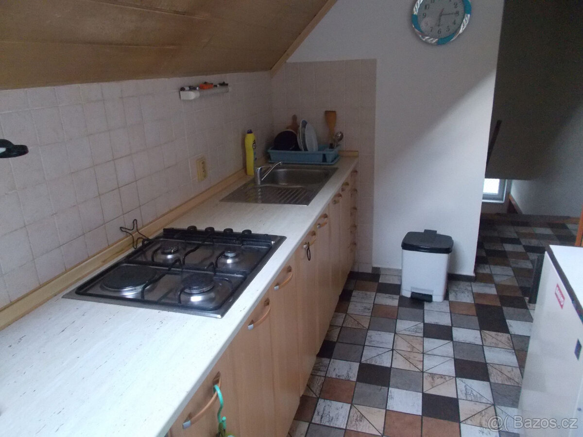 PRONÁJEM APARTMÁNU - 6