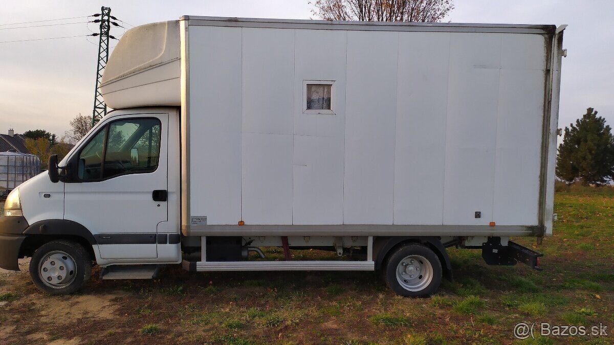 Obytné auto - karavan - Renault - 6