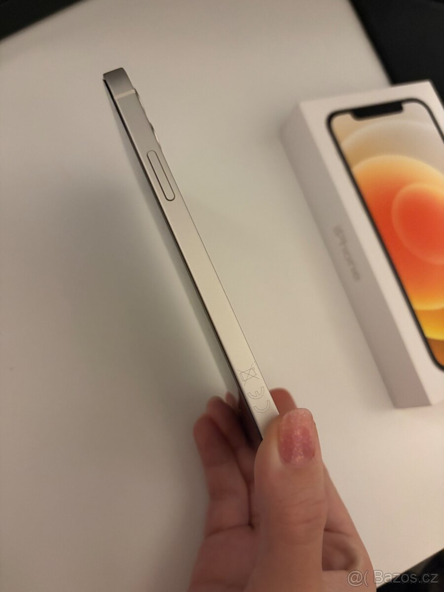 iPhone 12 256GB bílý - 6