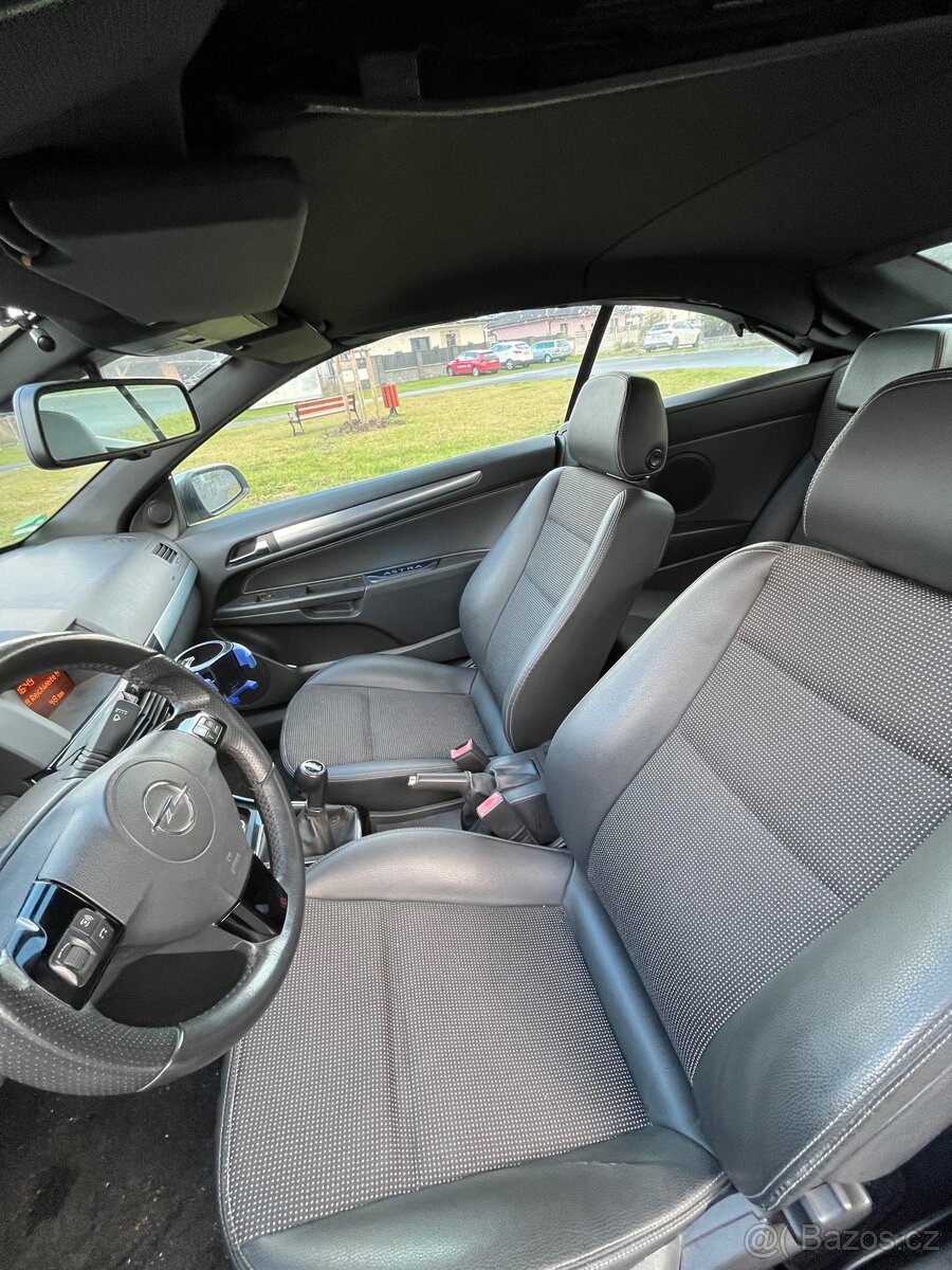 Opel Astra H TwinTop Cabrio - 6