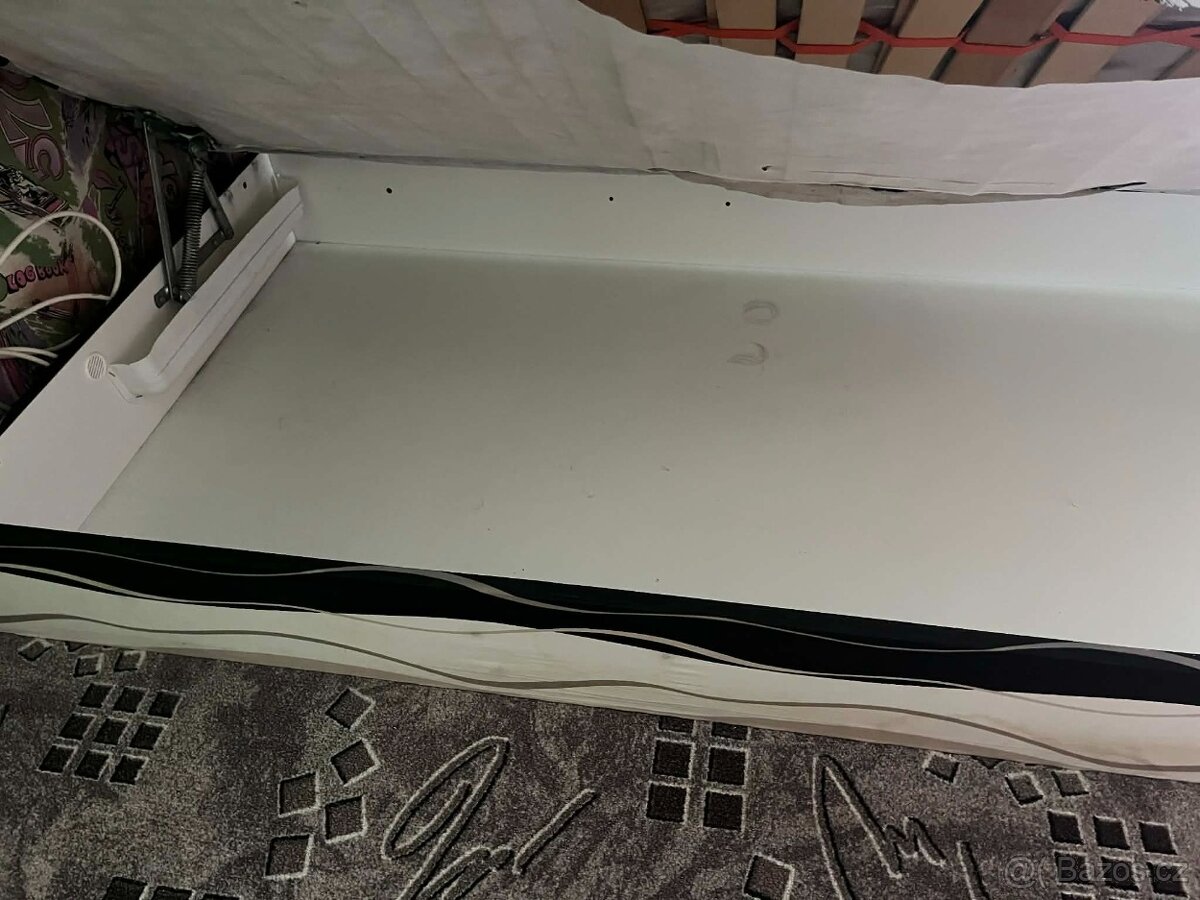 Prodám válendu s úložným prostorem - 6