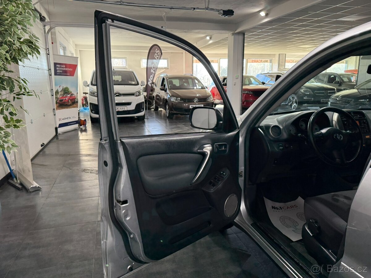 Toyota Rav4 2,0 i EDICE SOL 4x4 TAŽNÉ STK 12/2027 - 6