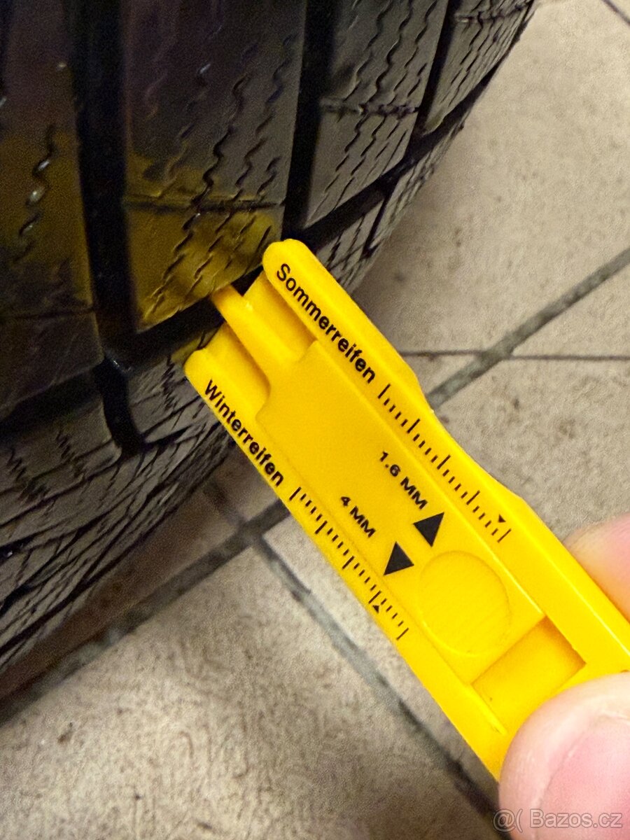 PNEU Imperial 215/45/18 - 6