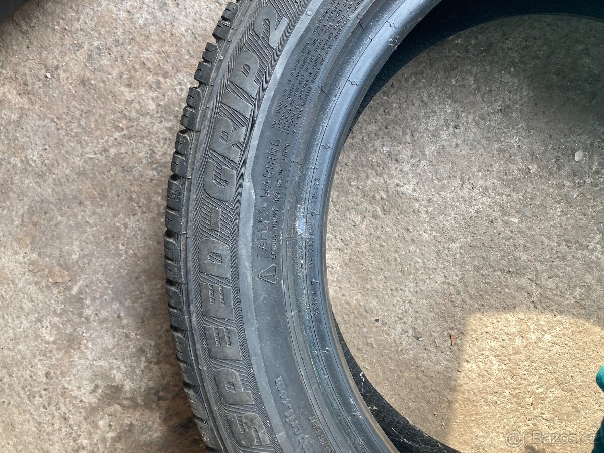 225/50/17 zimní - 6