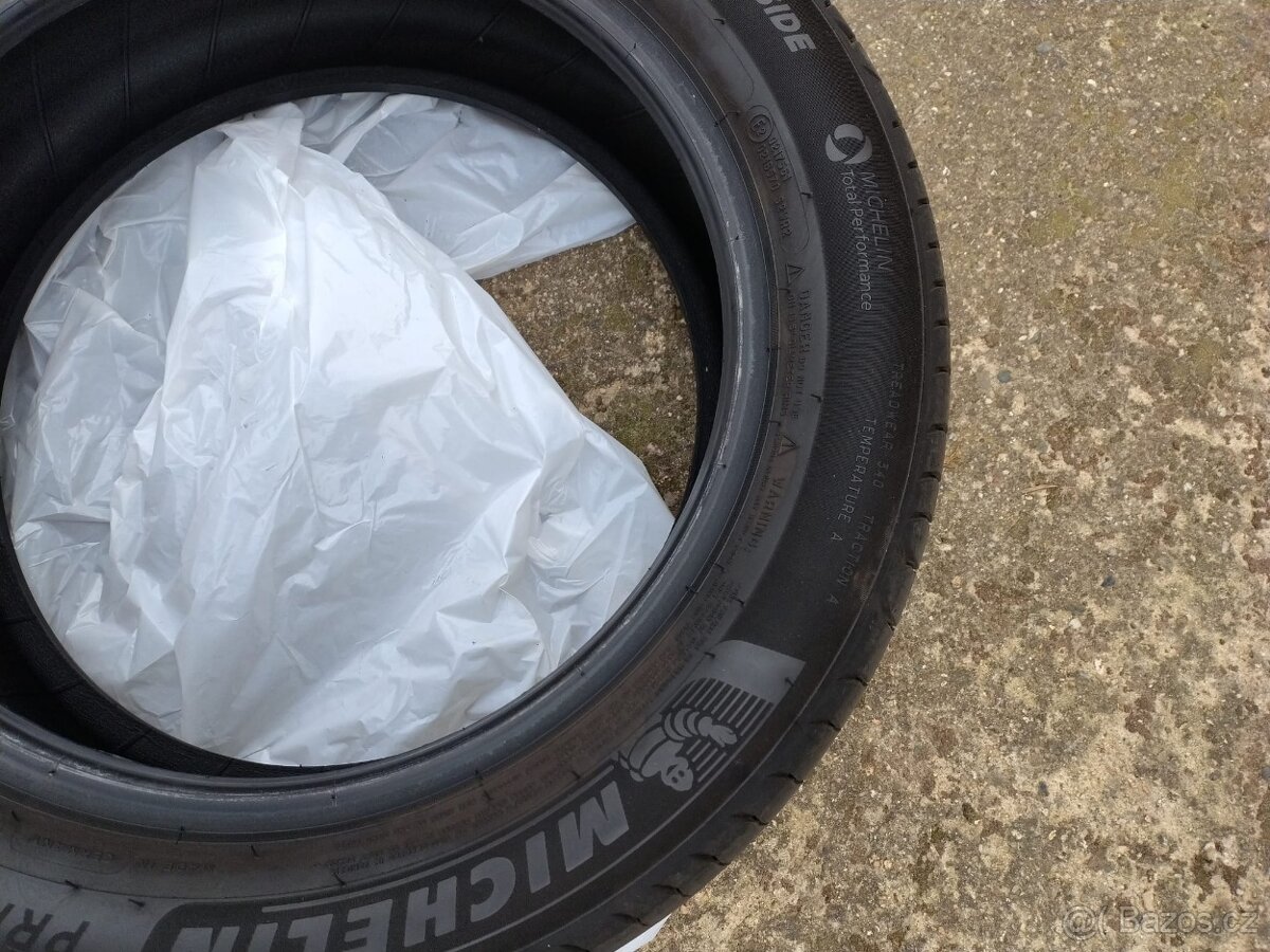 Prodám pneu MICHELIN - 6