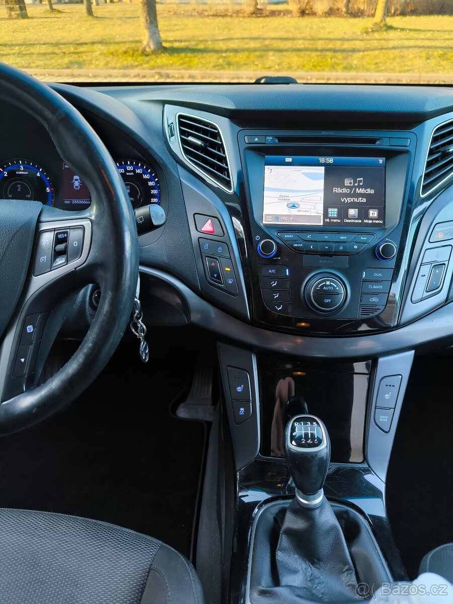 Hyundai i40 FL combi 1.7CRDi manuál 11/2016 - 6