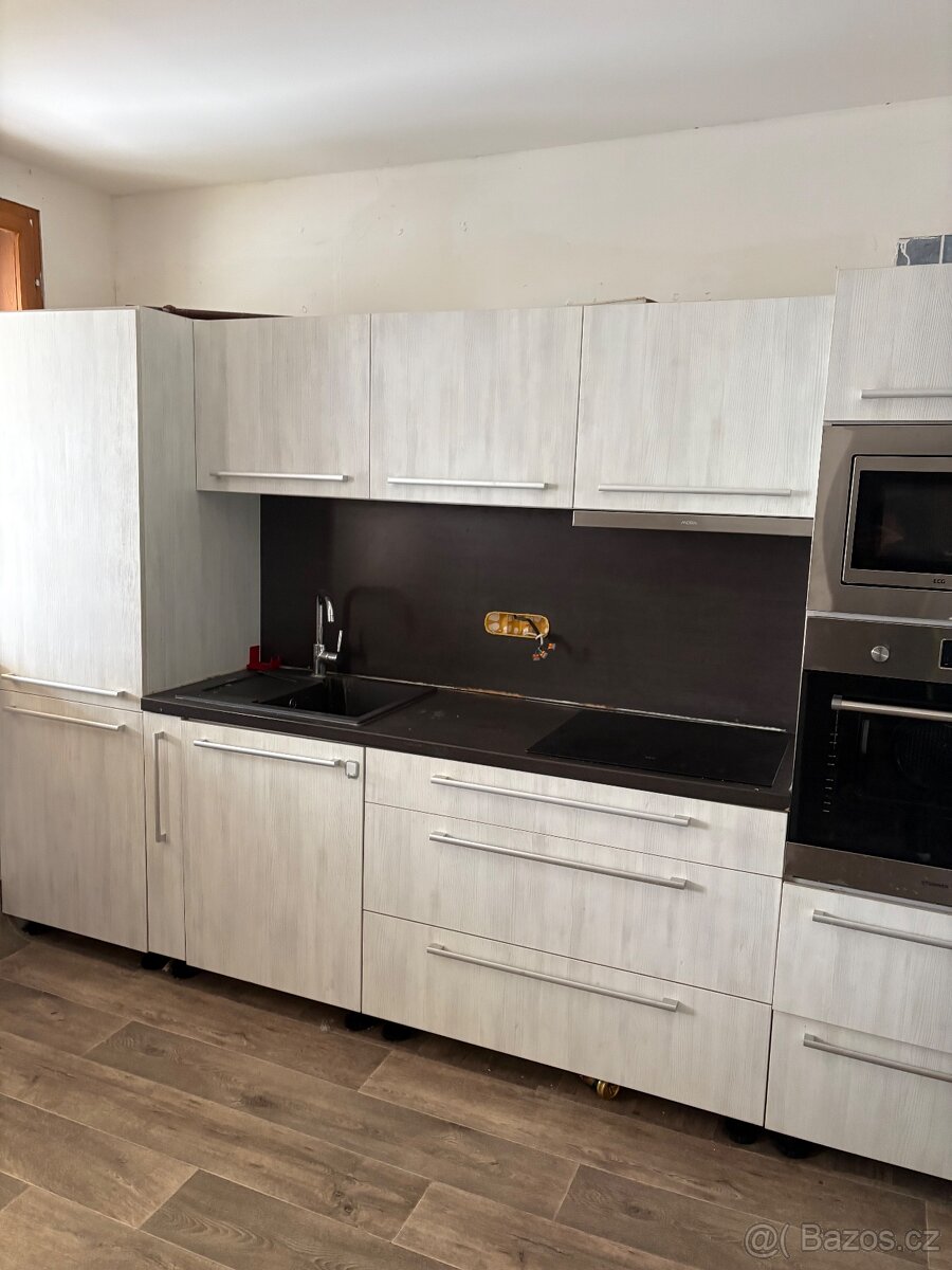 Kuchynská linka - 6