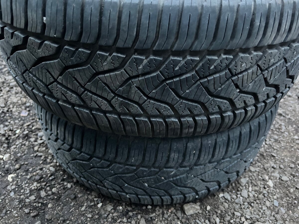 Zimní 215/55 r16 2kusy - 6