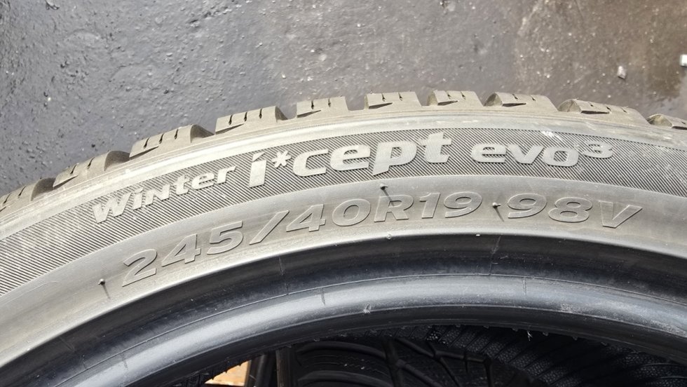Zimní pneu 245/40/19 Hankook - 6