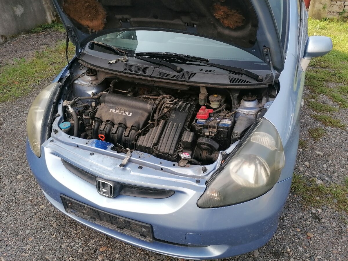 Prodám náhradní díly na Honda Jazz 2004 - 6