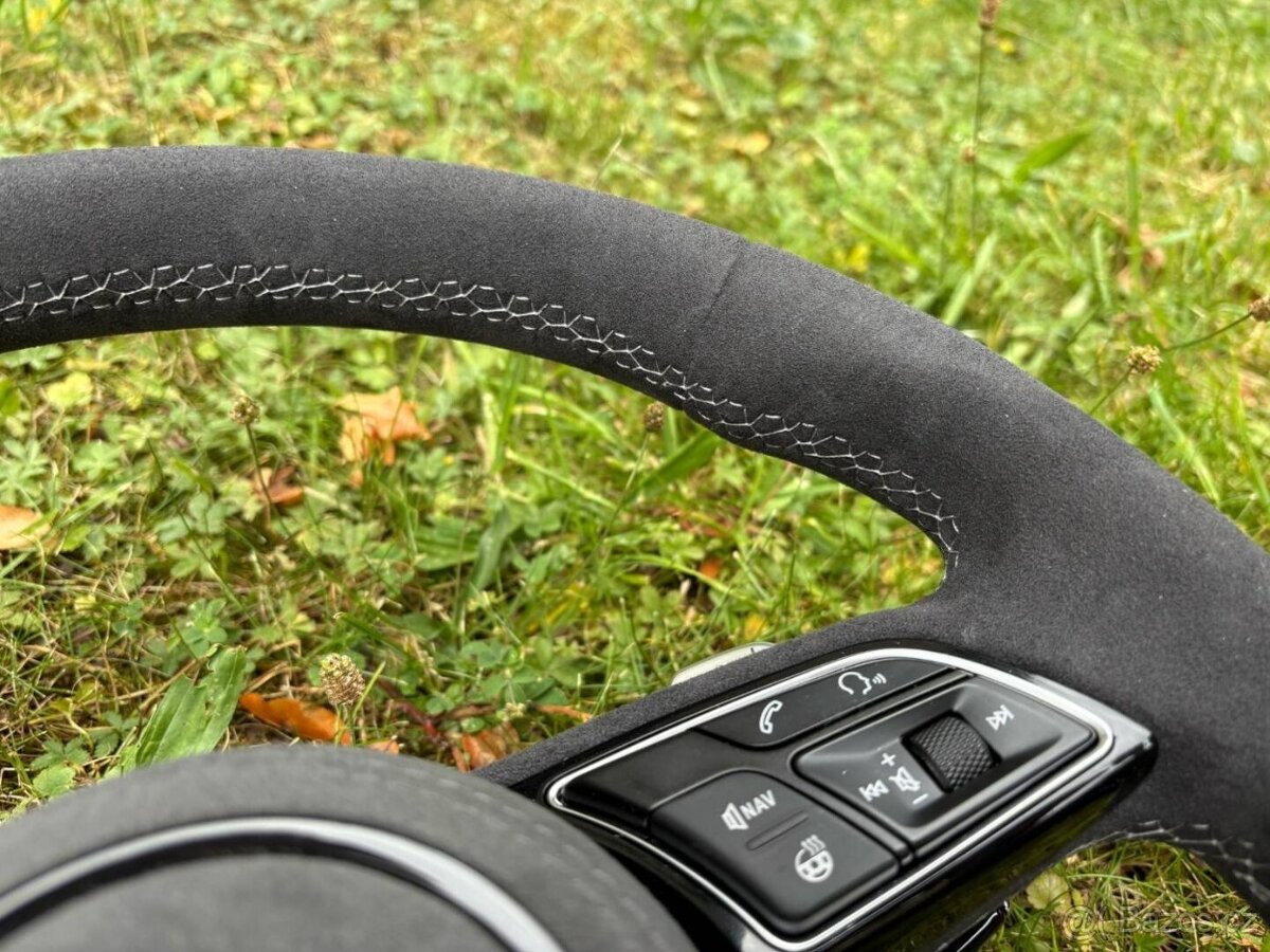 -AUDI MULTIFUNKCNY VOLANT ALKANTARA s logom RS - 6