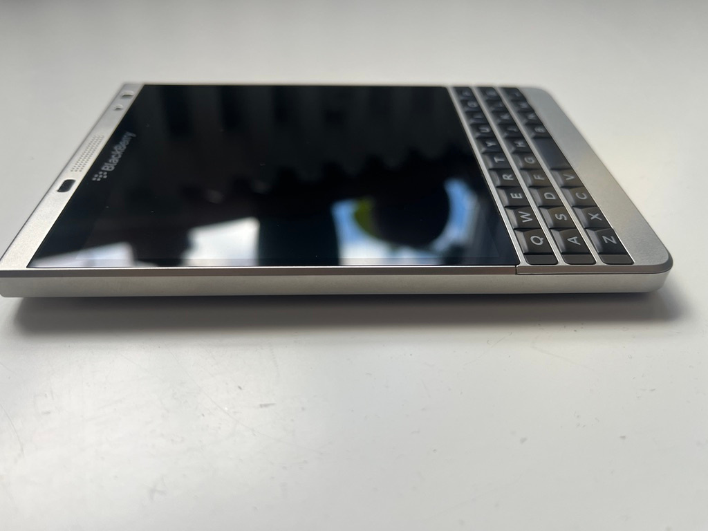 BlackBerry Passport Silver edition - 6