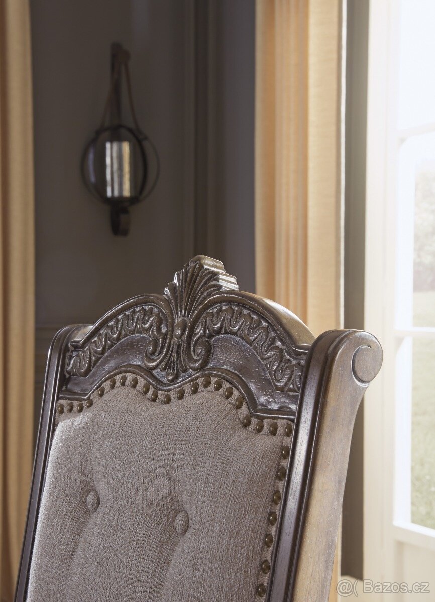 Luxusní jídelna v zámeckém stylu - 6