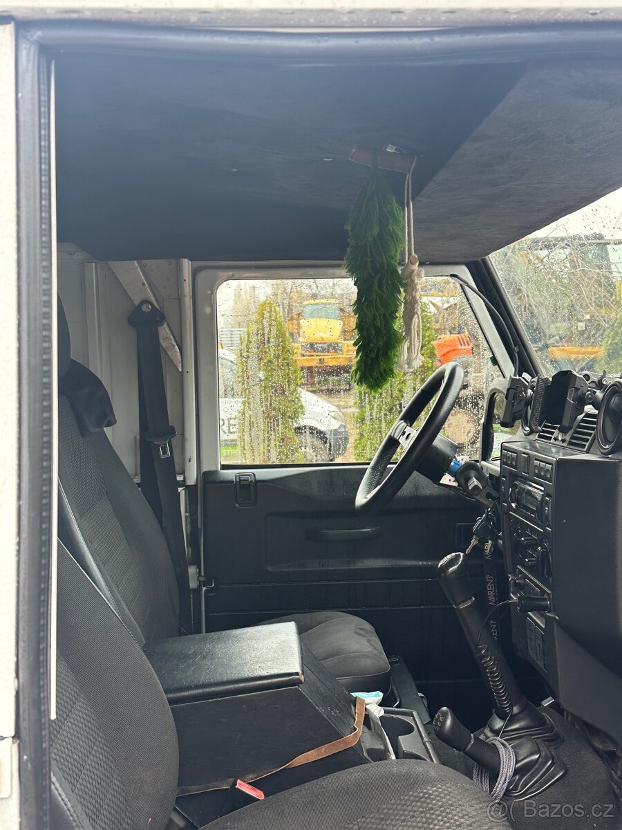 LAND ROVER DEFENDER 110 TD4 - 6