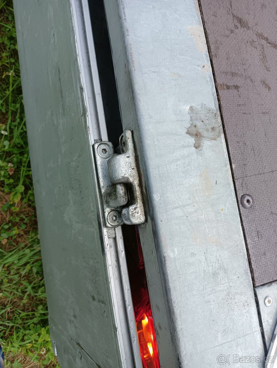 Vezeko Cargo light 2700Kg 417x215 - 6