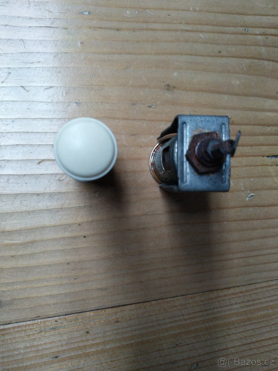 Prodám dobovou kuřáckou pomůcku - 6