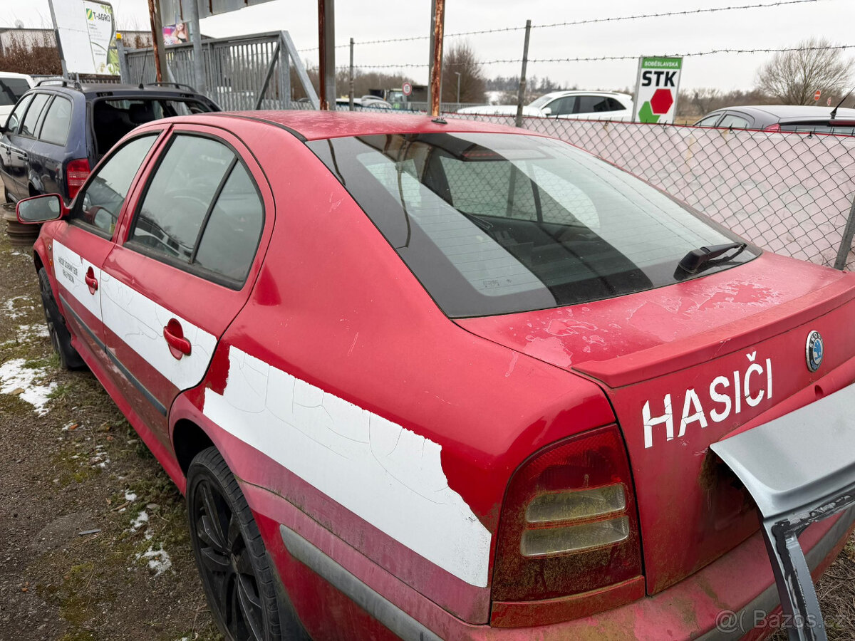 Škoda Octavia 4x4 sedan - 3 kusy - 6