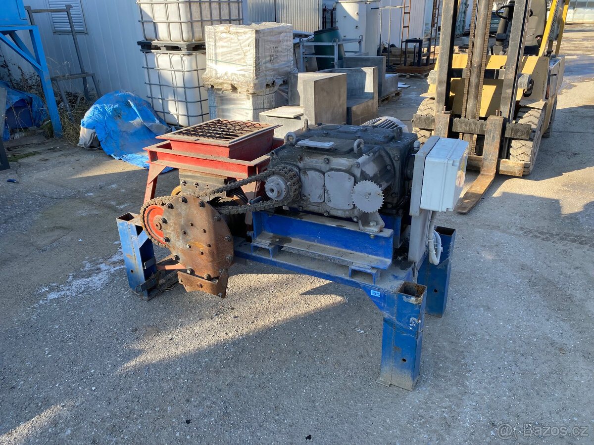 Válcový granulátor - výrobník pelet - 6