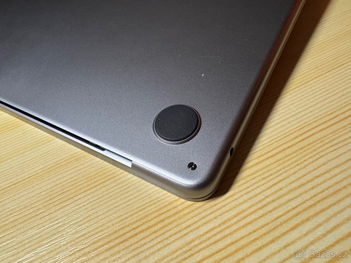 Prodám MacBook Air 13,6” M3/16GB/512GB - 6