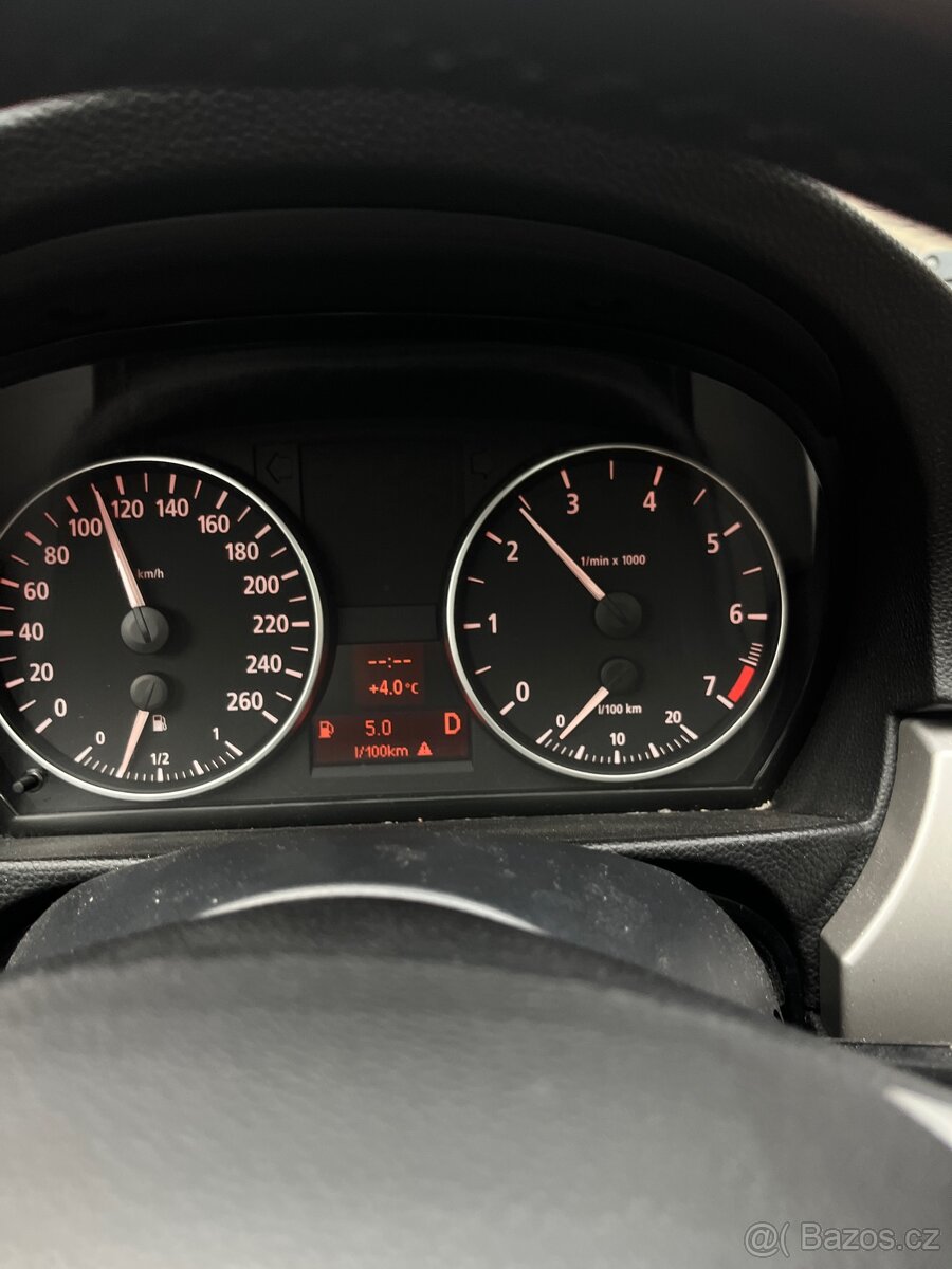 BMW 320 I - 6