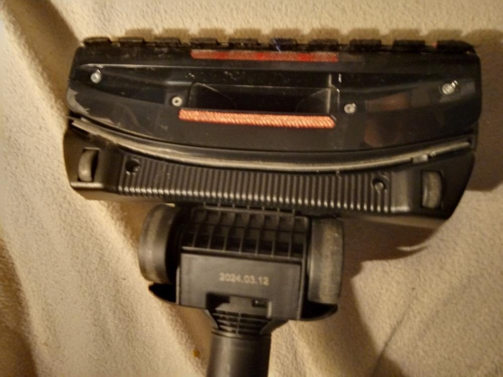 NOVÝ sáčkový vysavač Bosch - 6