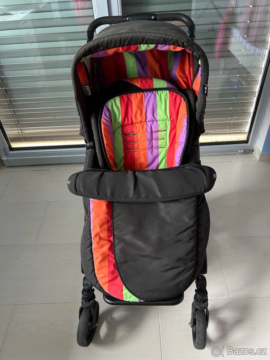 Kočárek s příslušenstvím, autosedačka - 6