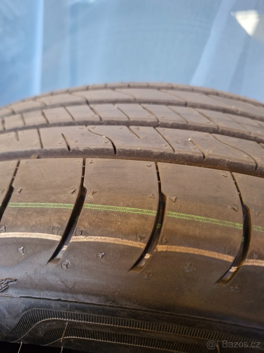 Sada letních pneu Goodyear EfficientGrip 2 SUV 215/60 R17 96 - 6