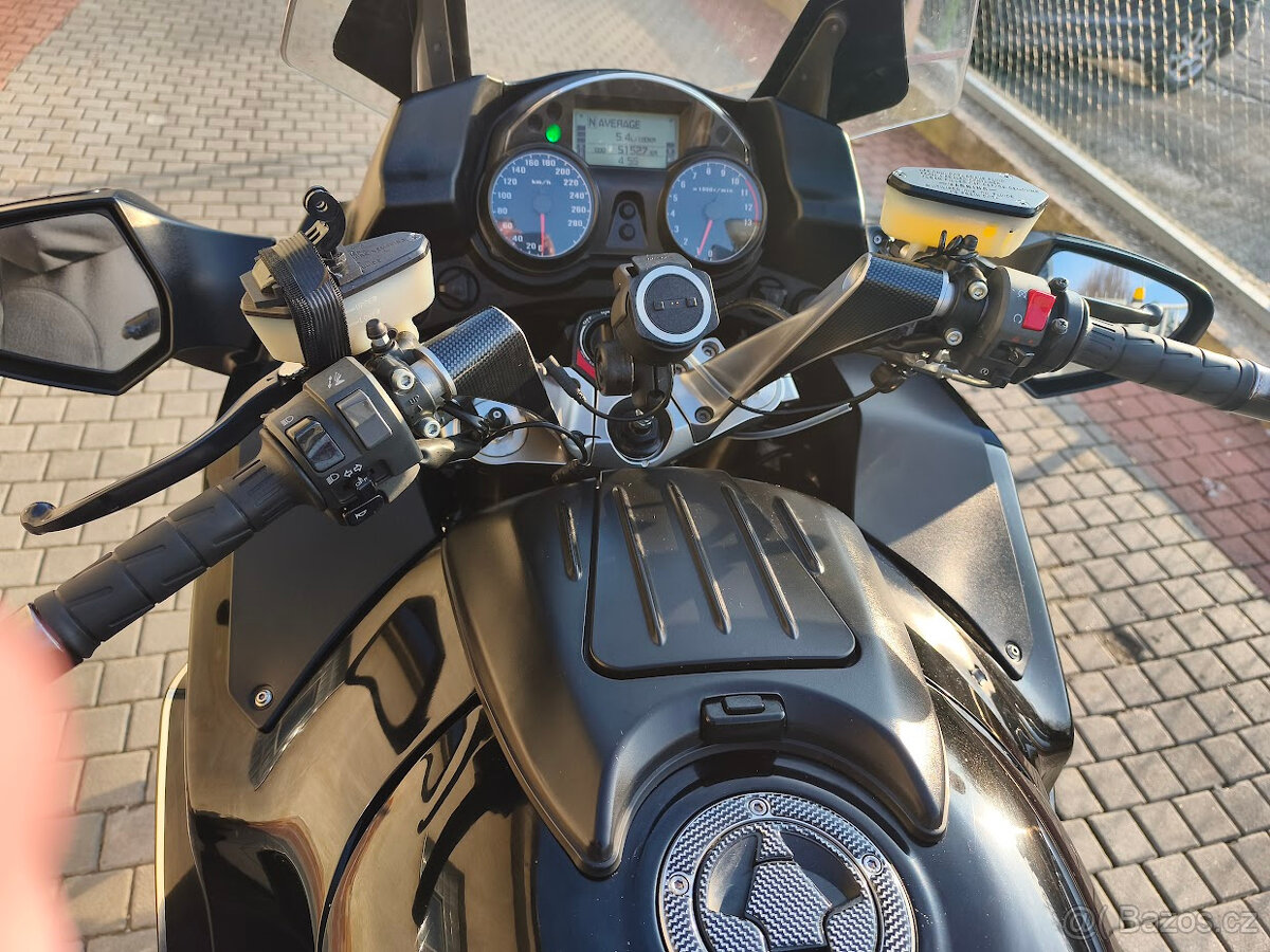 Kawasaki GTR 1400 - 6