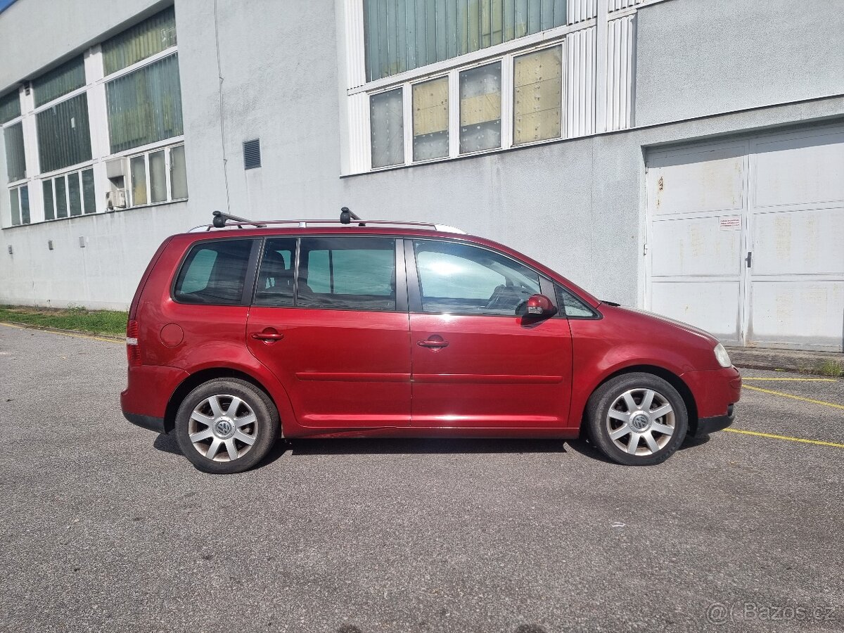 Volkswagen Touran 2.0TDI DSG - 6