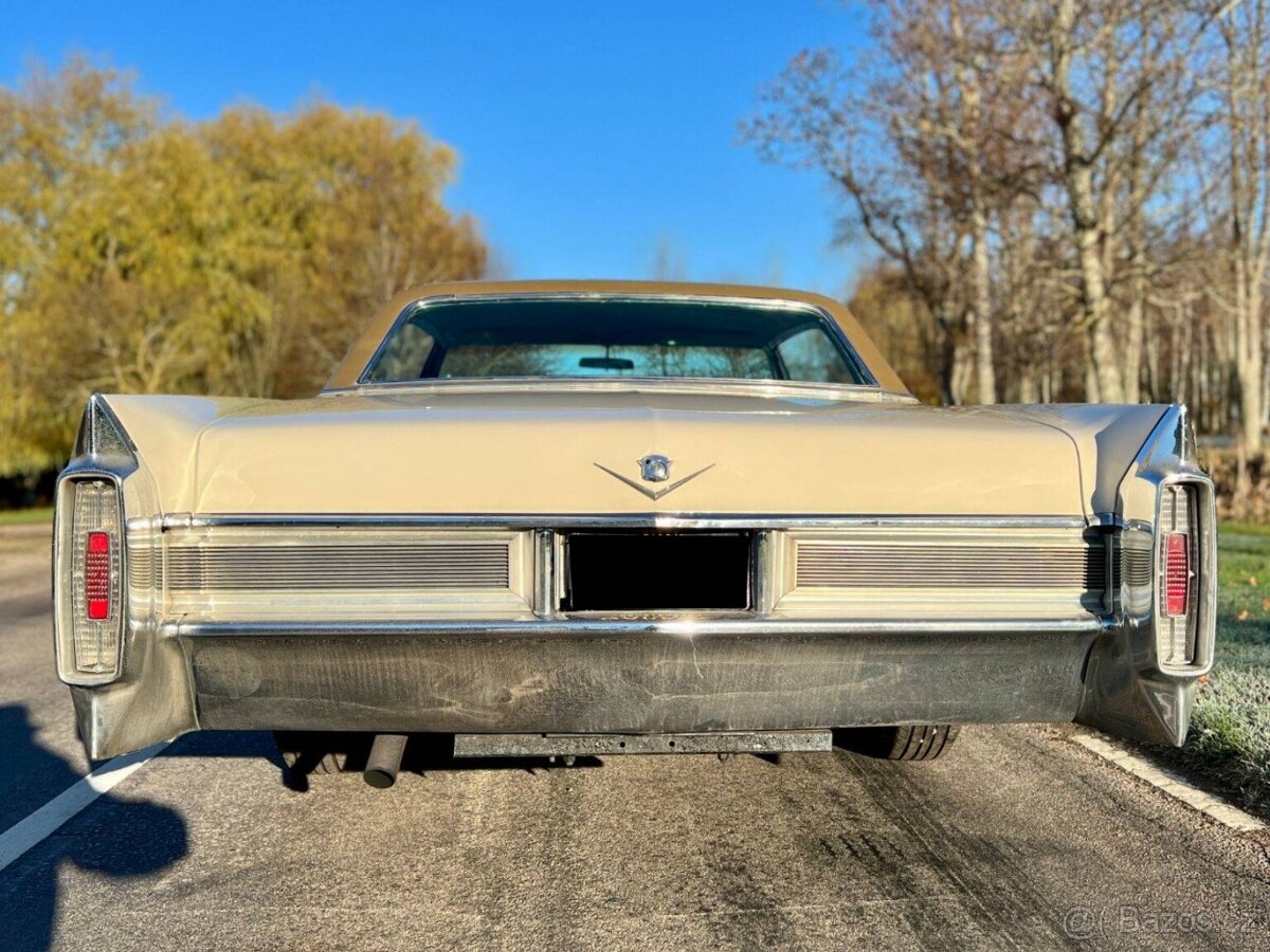 Cadillac Coupe DeVille z roku 1965 - 6