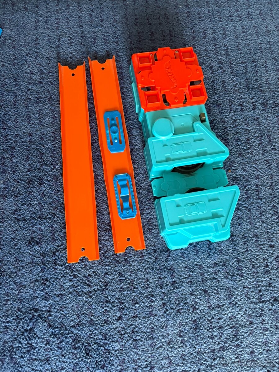 Hot Wheels dráhy + autíčka - 6
