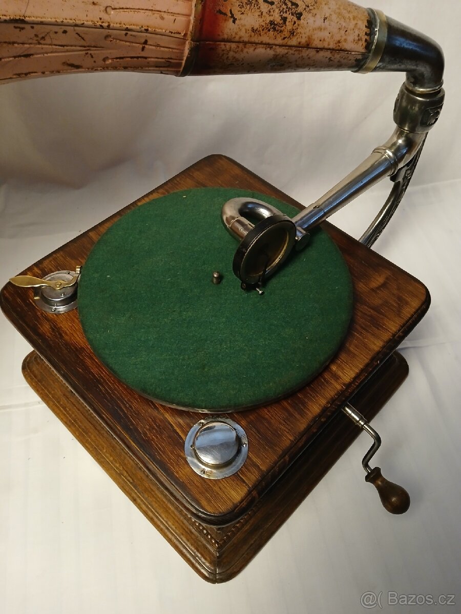 Starožitný troubový gramofon - 6