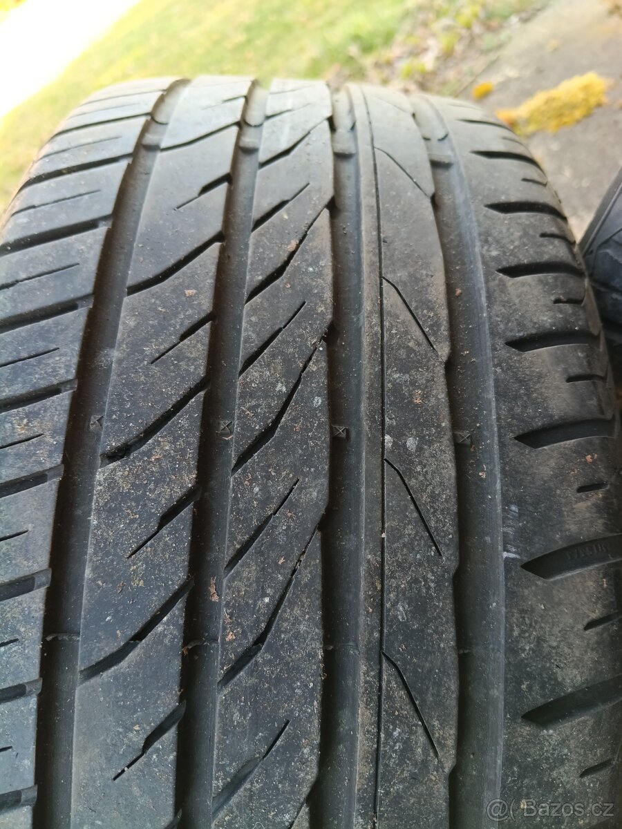 215/40R17 - 6