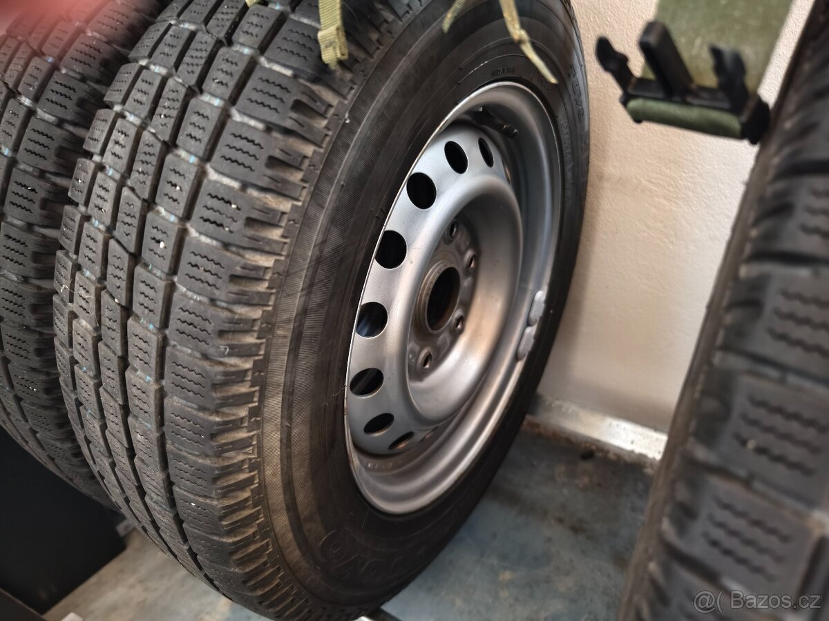 Sada 4 kol 195/70 R15C 104/102 R Toyota zimní zesílené - 6