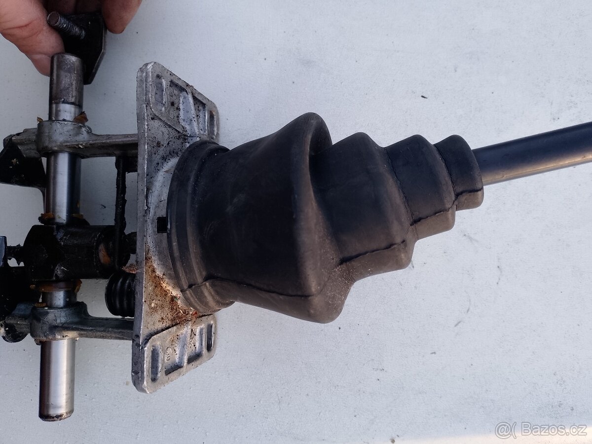 Škoda 125L 130L Rapid kulisa řazení 5Q - 6