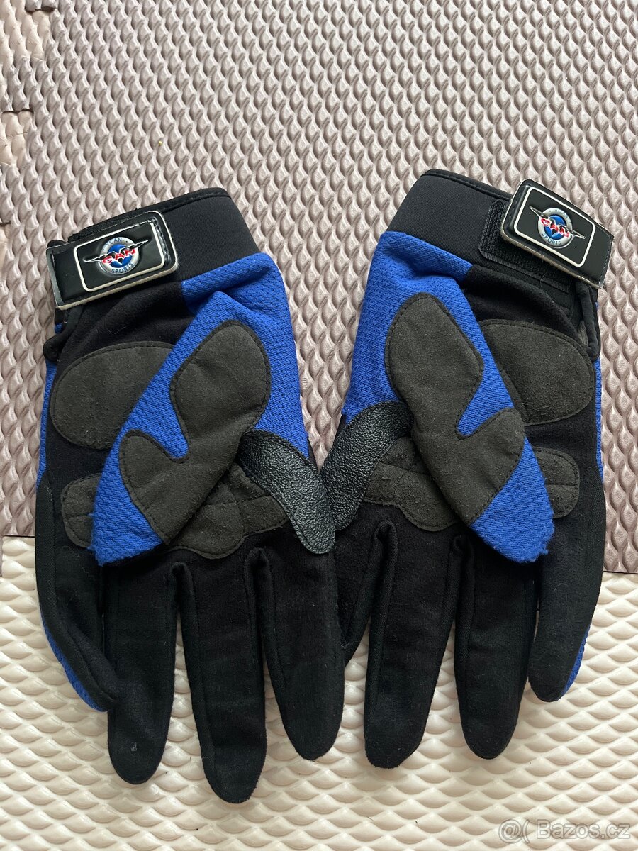 Helma a rukavice - 6