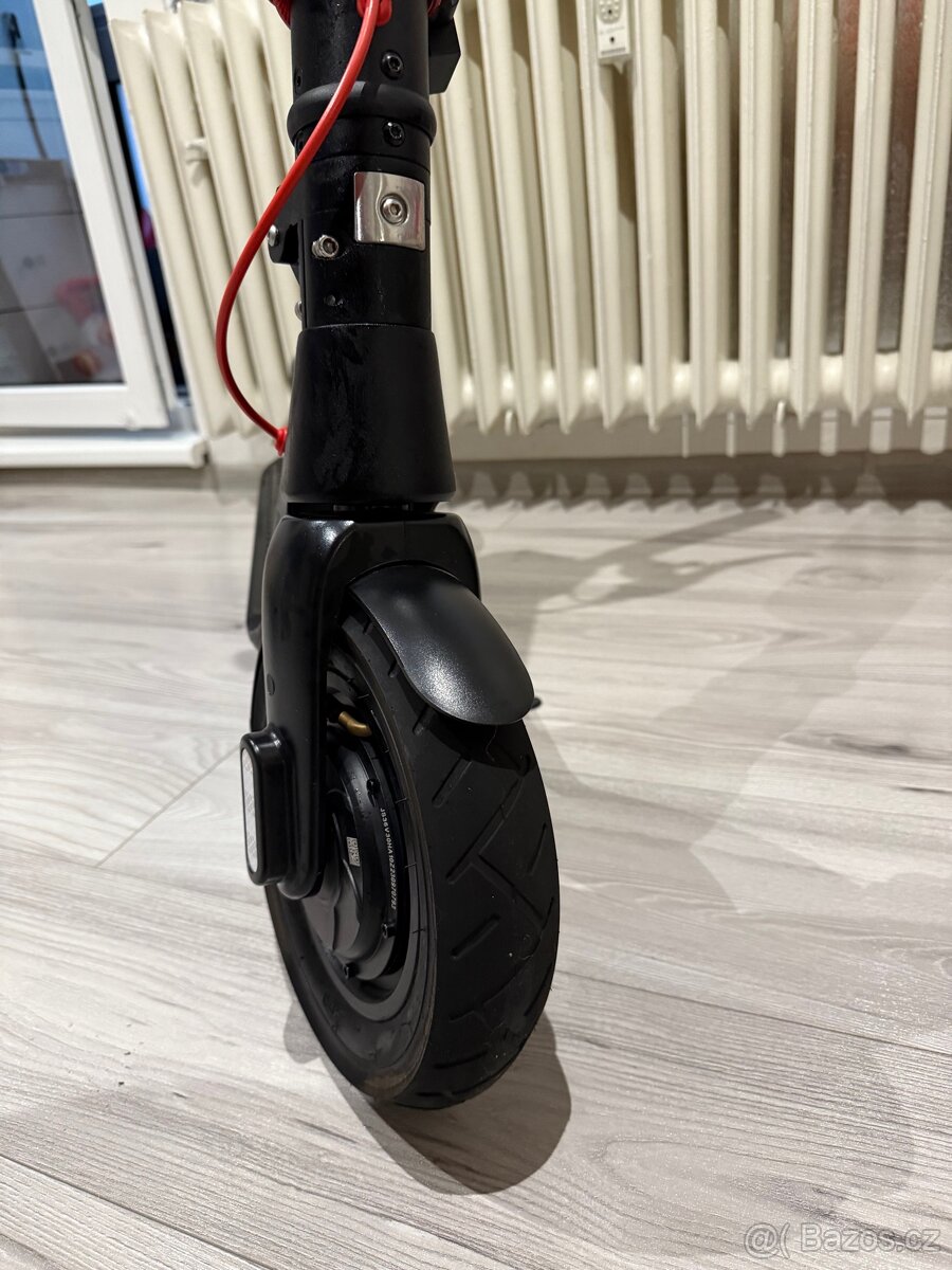 Elektrokoloběžka AERIUM HX8 ČERNÁ - 6