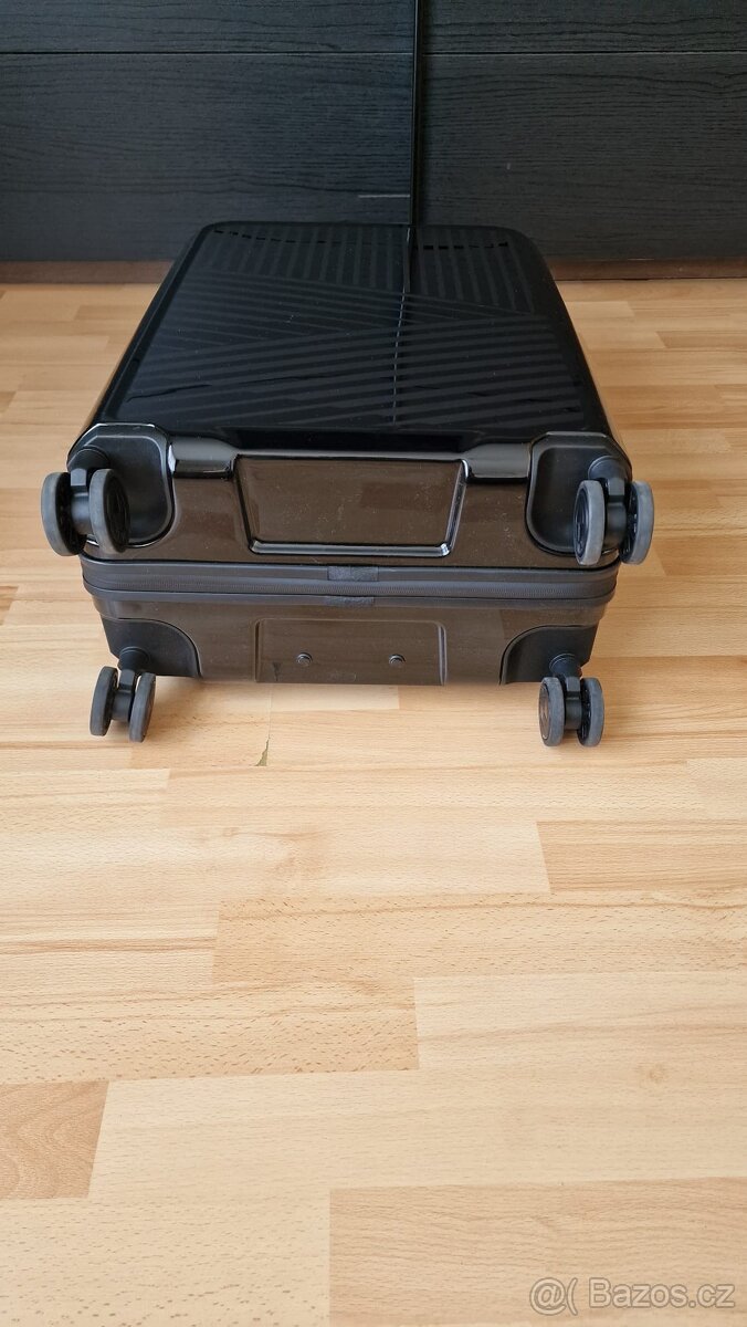Prodam novy nepouzity cestovni kufr BMW - 6