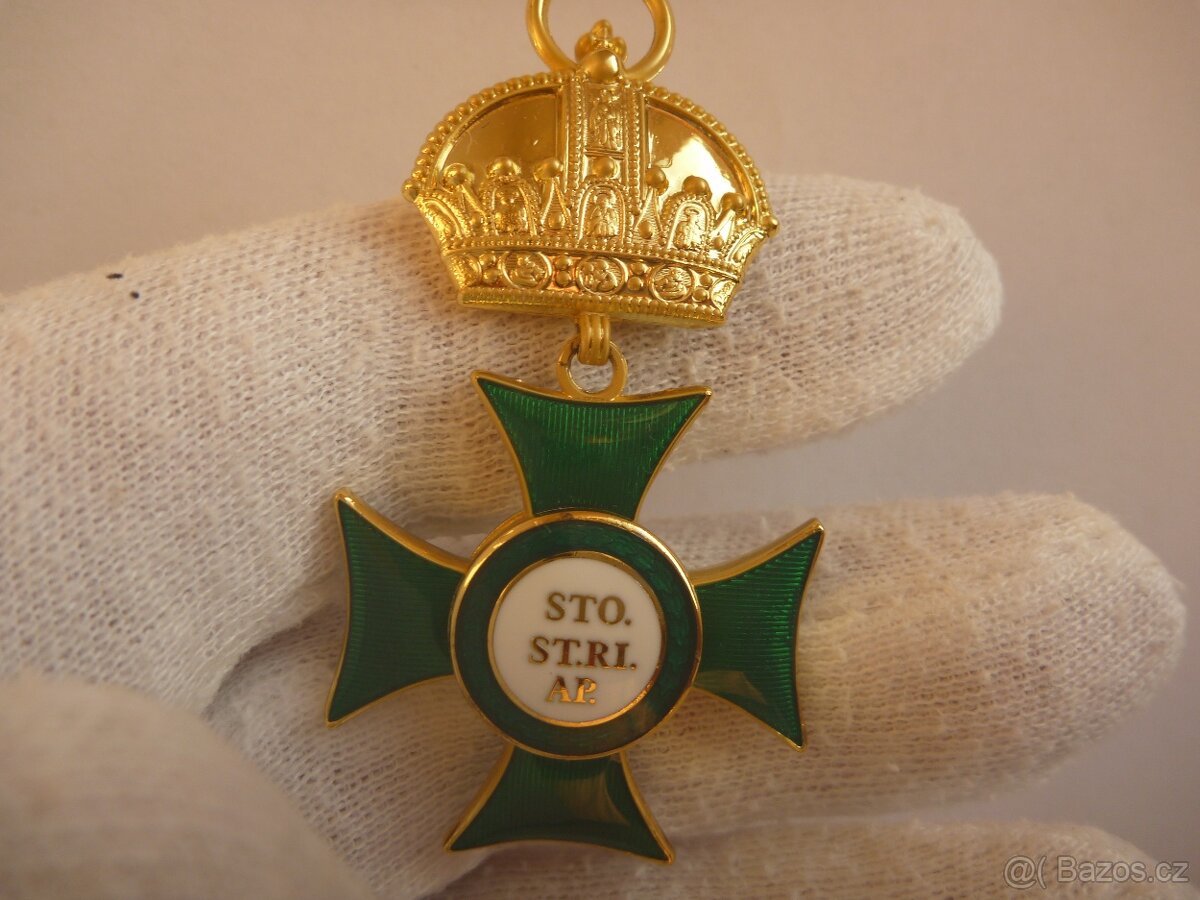 RU královský řád svatého Štěpána Uherský kříž FJI. R-U - 6