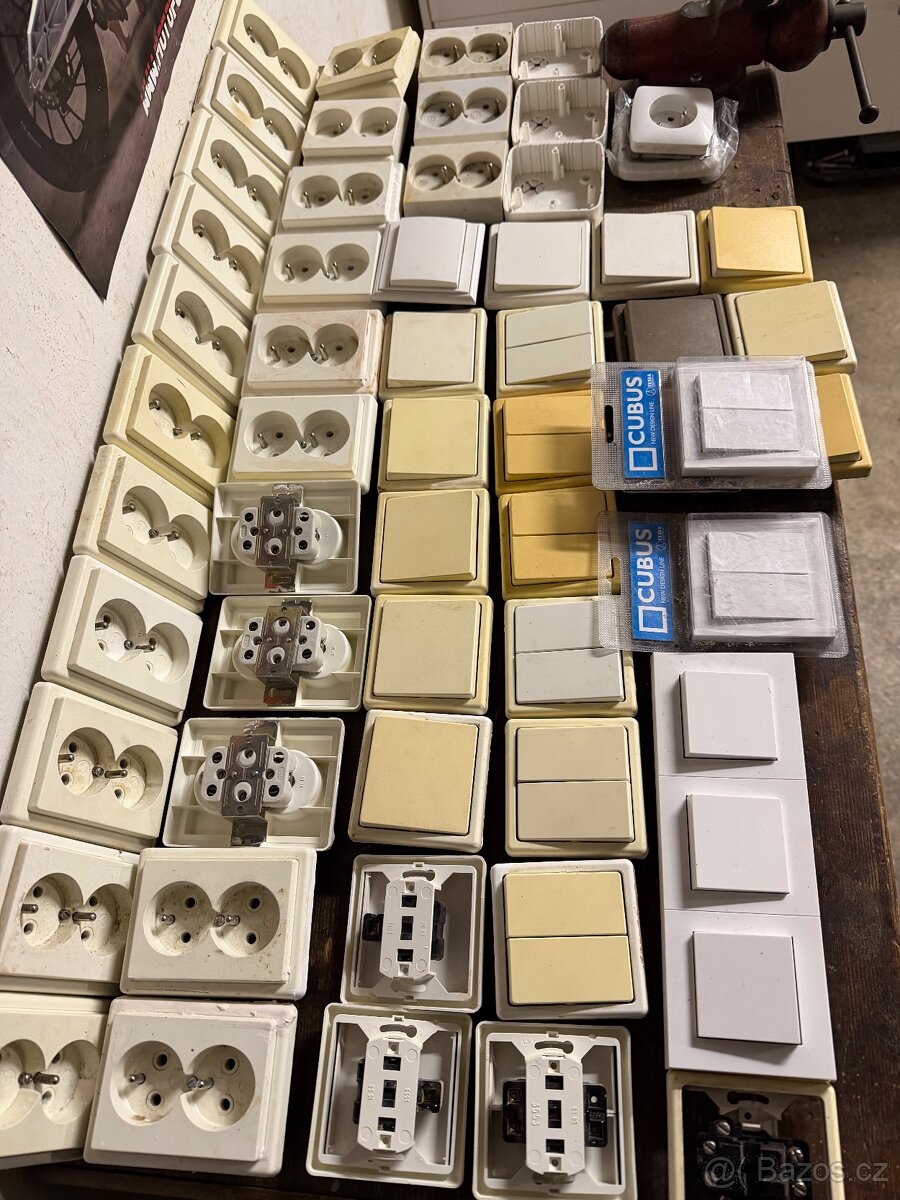 Zásuvky,vypínače - 6