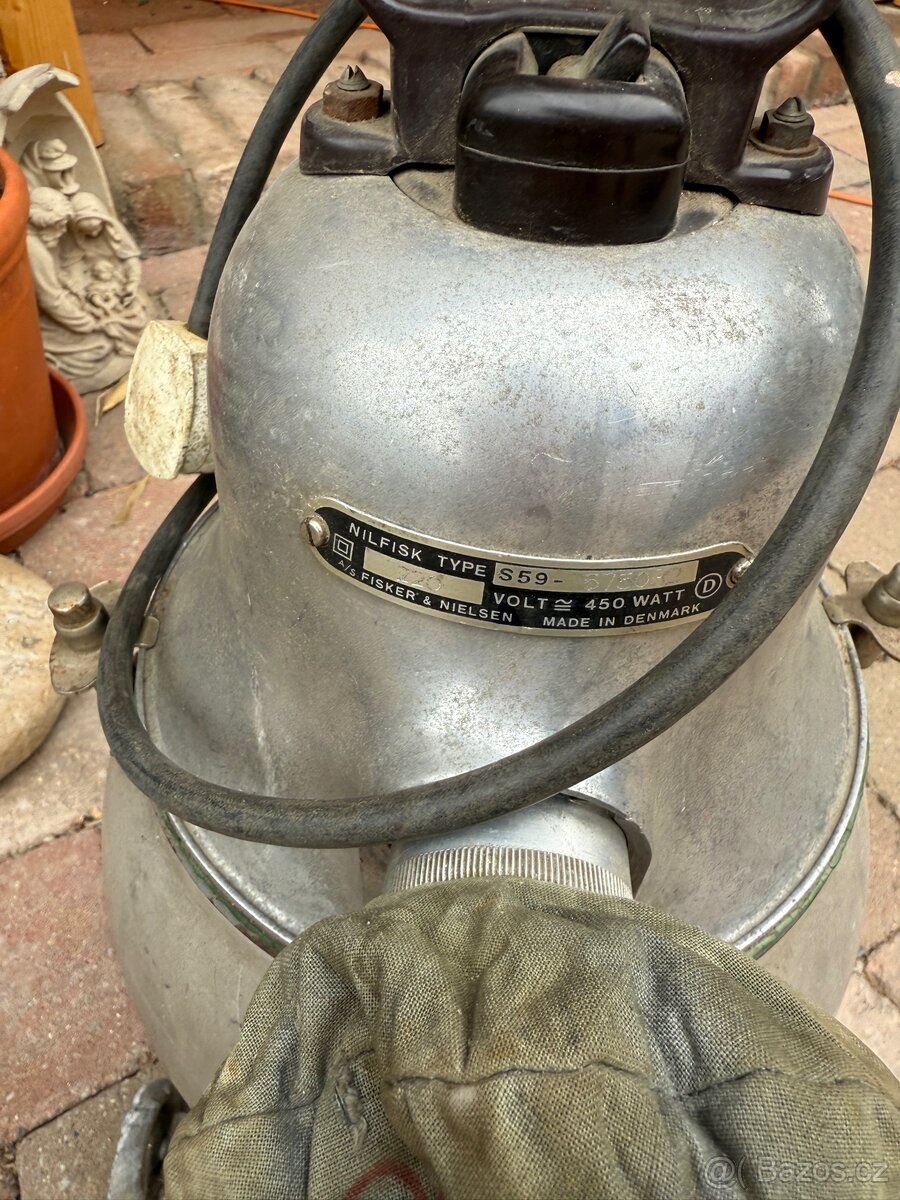 Starožitný vysavač Nilfisk pro sběratele - 6