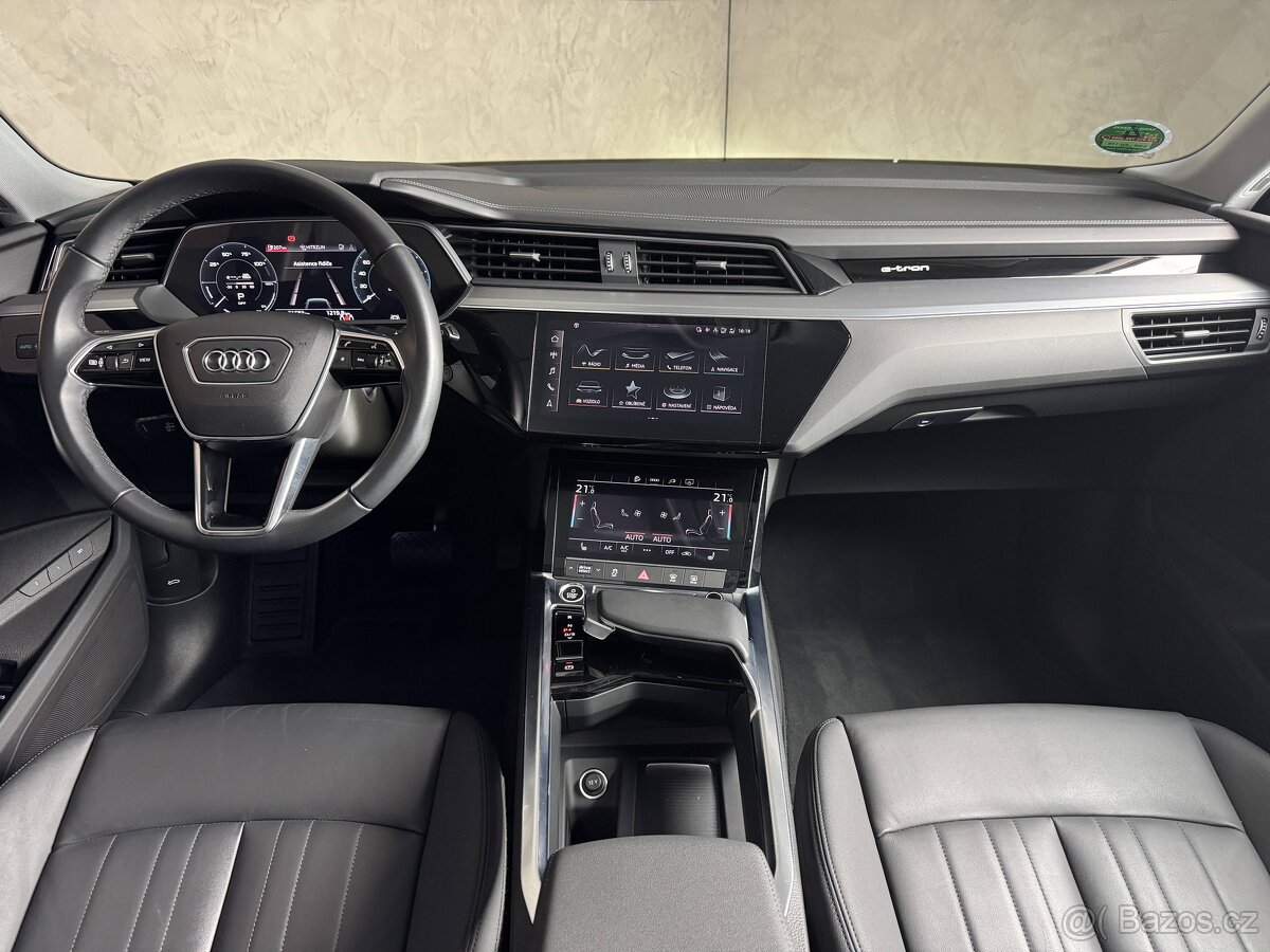 Audi e-tron 55 300KW S-Line Panorama Matrix - 6