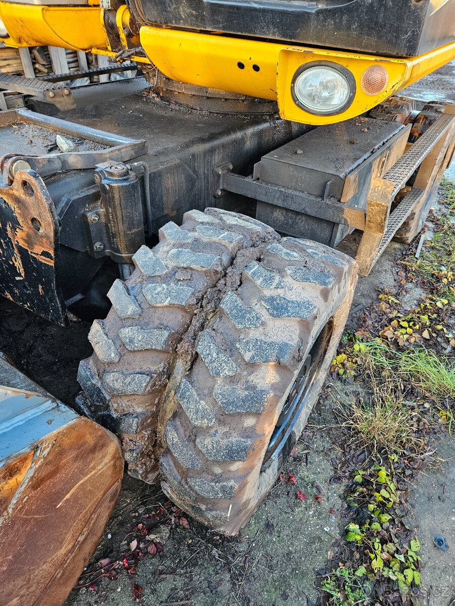 Kolový bagr JCB 145W - 6