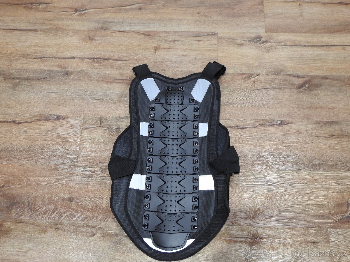 Chráničová vesta Nová - 6