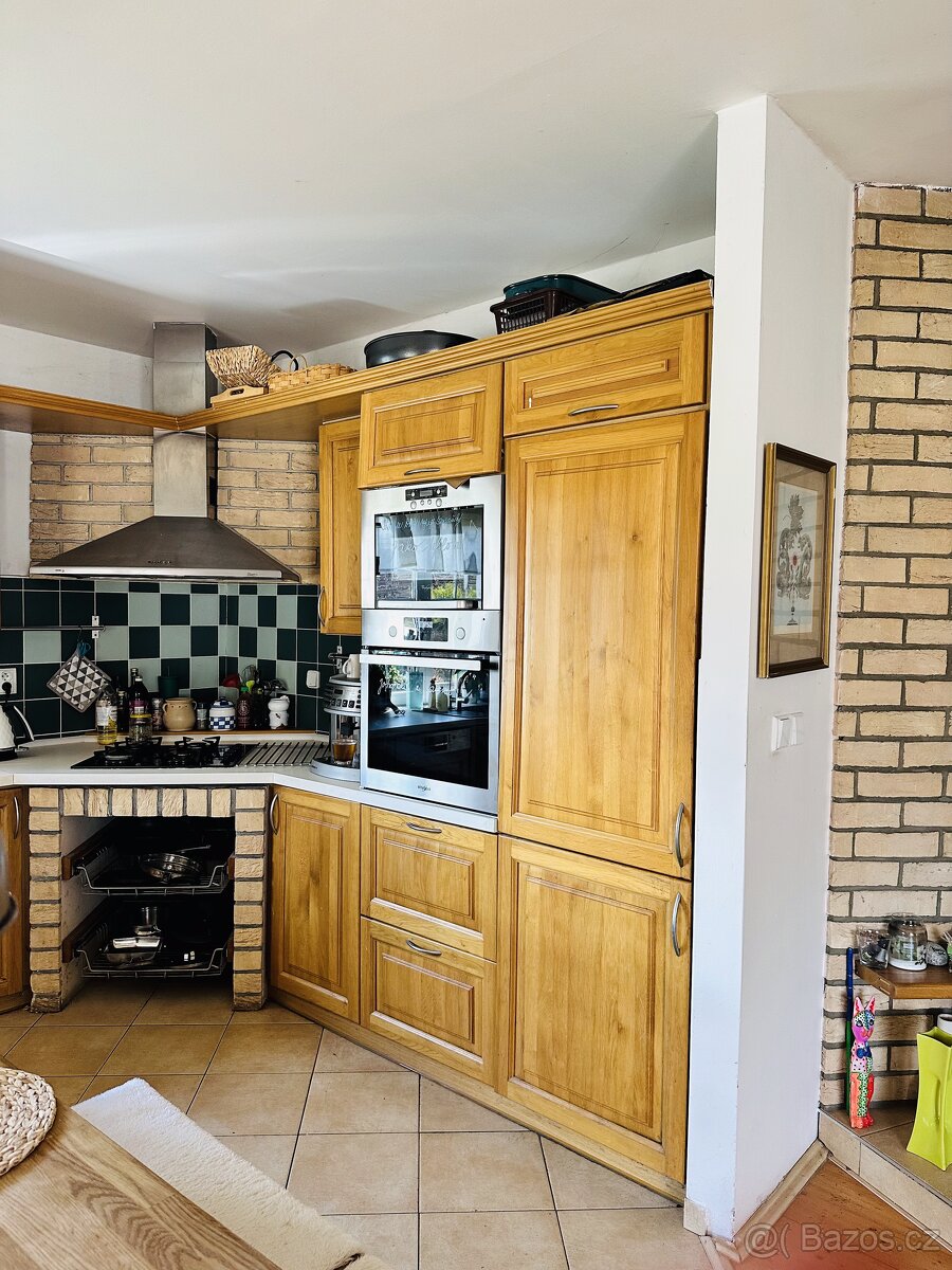 Dubová kuchyň s ostrůvkem - 6